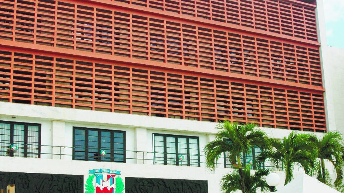 Congreso Fachada

CÁMARA DE DIPUTADOS 11 DE ENERO DE 2011 - SESIÓN EXTRAORDINARIA – conocimiento del proyecto de LEY ORGÁNICA DEL TRIBUNAL SUPERIOR ELECTORAL, el cual fue devuelto al senado de la republica a unanimidad, 

Hoy – Foto, Nehemías Alvino 11 enero 2011