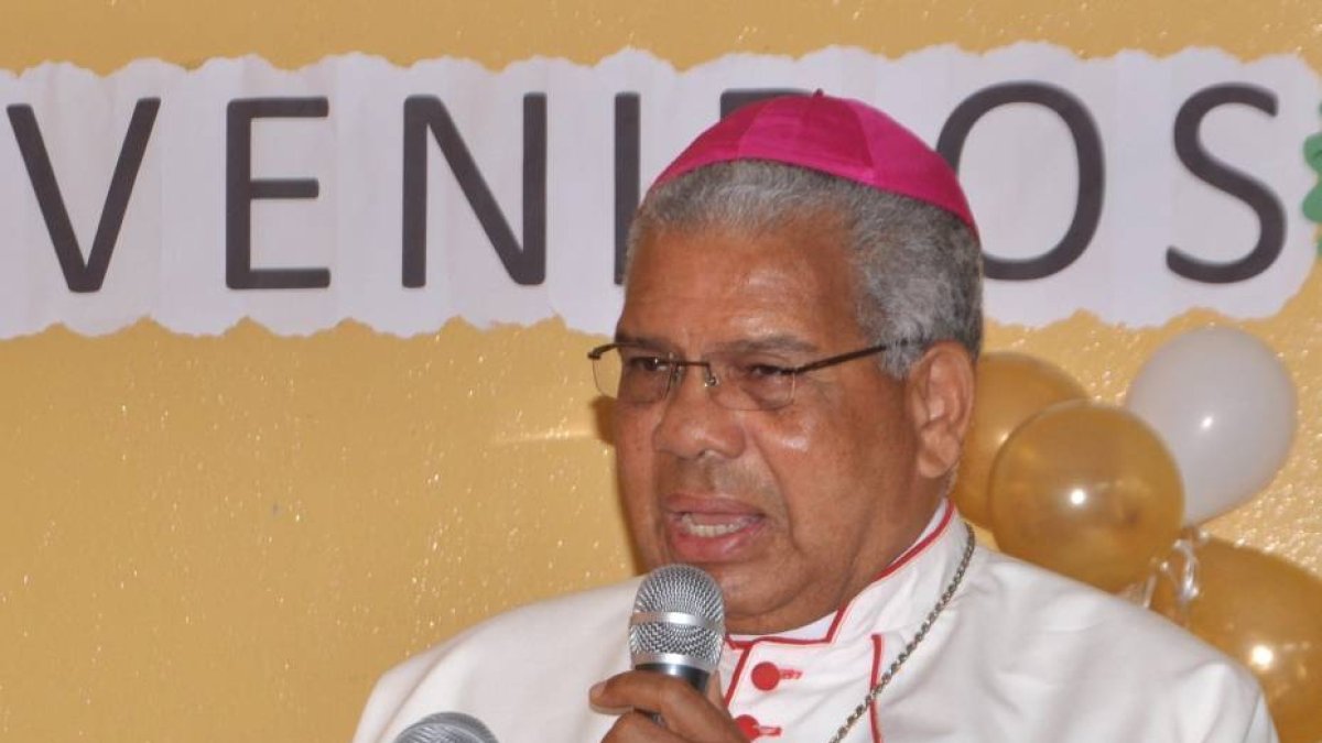 El Arzobispo de Santo Domingo Visito Hoy Esc. Secundaria Capotillo, para tener un acercamiento con las Ovejas, lo acompañaba el Sacerdote Jonathan Pérez, Sor Yessenia entre otros , tuvieron preguntas los niños: Stuar Herrera, Dany E. Romero, Joeliza Mancebo, Johana Reinoso. Hoy/Arlenis Castillo/07/06/19