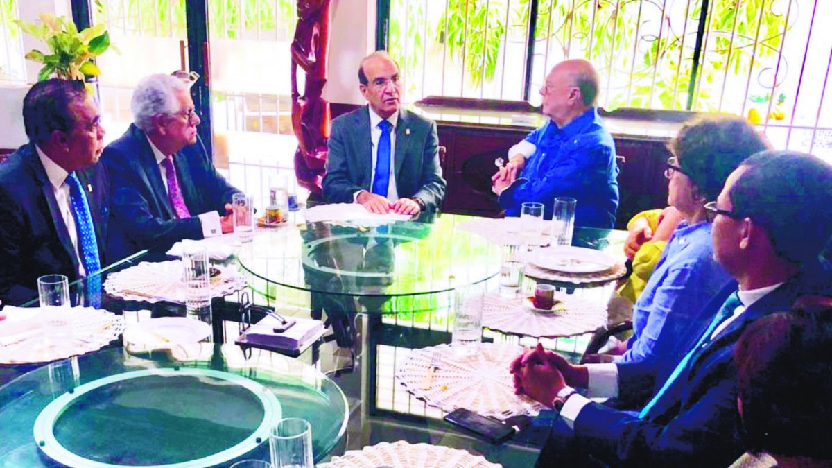 Pleno JCE sostiene reunión con expresidente y precandidato presidencial
Hipólito Mejía.Fuente Externa/19/09/19.