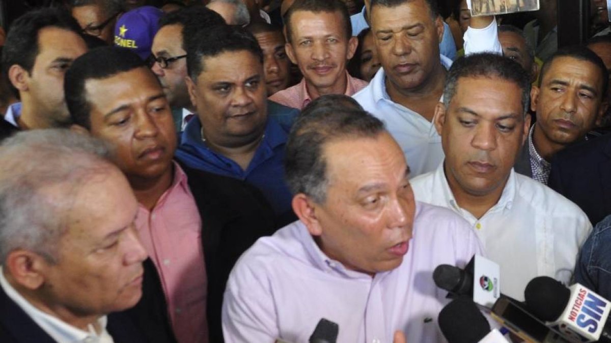 El pais.El ex procurador general de la República, Radhamés Jiménez encabezó un  acto con dirigentes de PLD que apoyan al ex presidente Leonel Fernandez en el Hote Lina.Hoy/Pablo Matos         19-08-2018