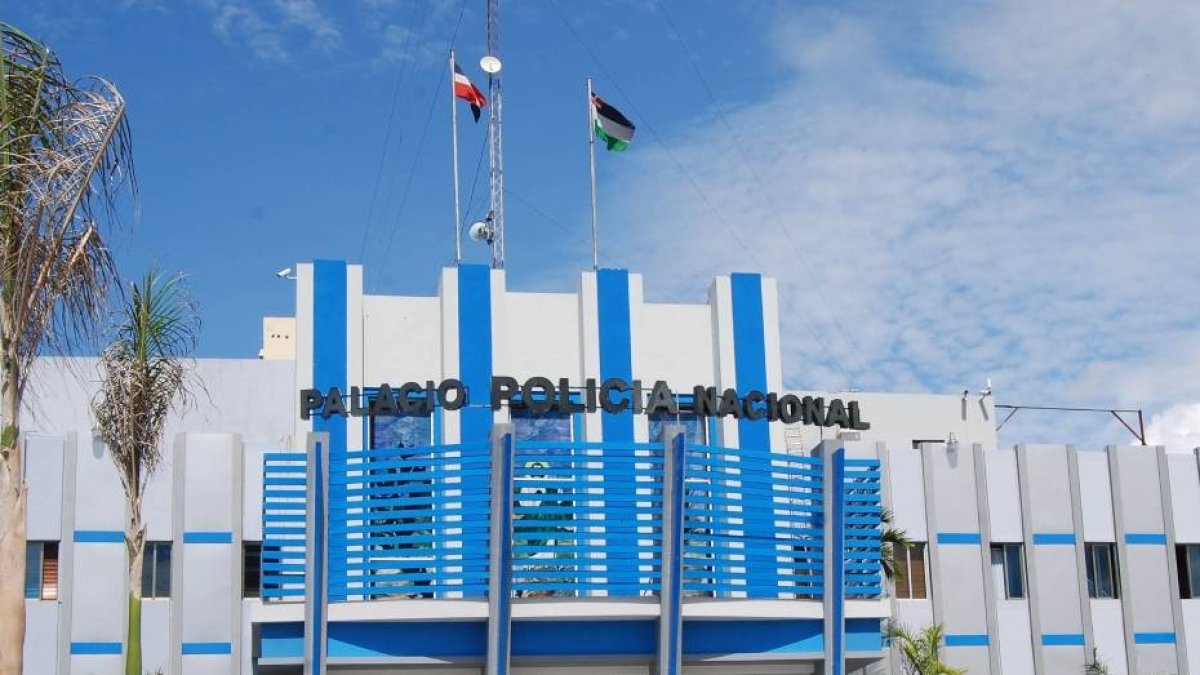 Fachada del Palacio de la Policía Nacional. Hoy/ Aracelis Mena. 19/05/2014
