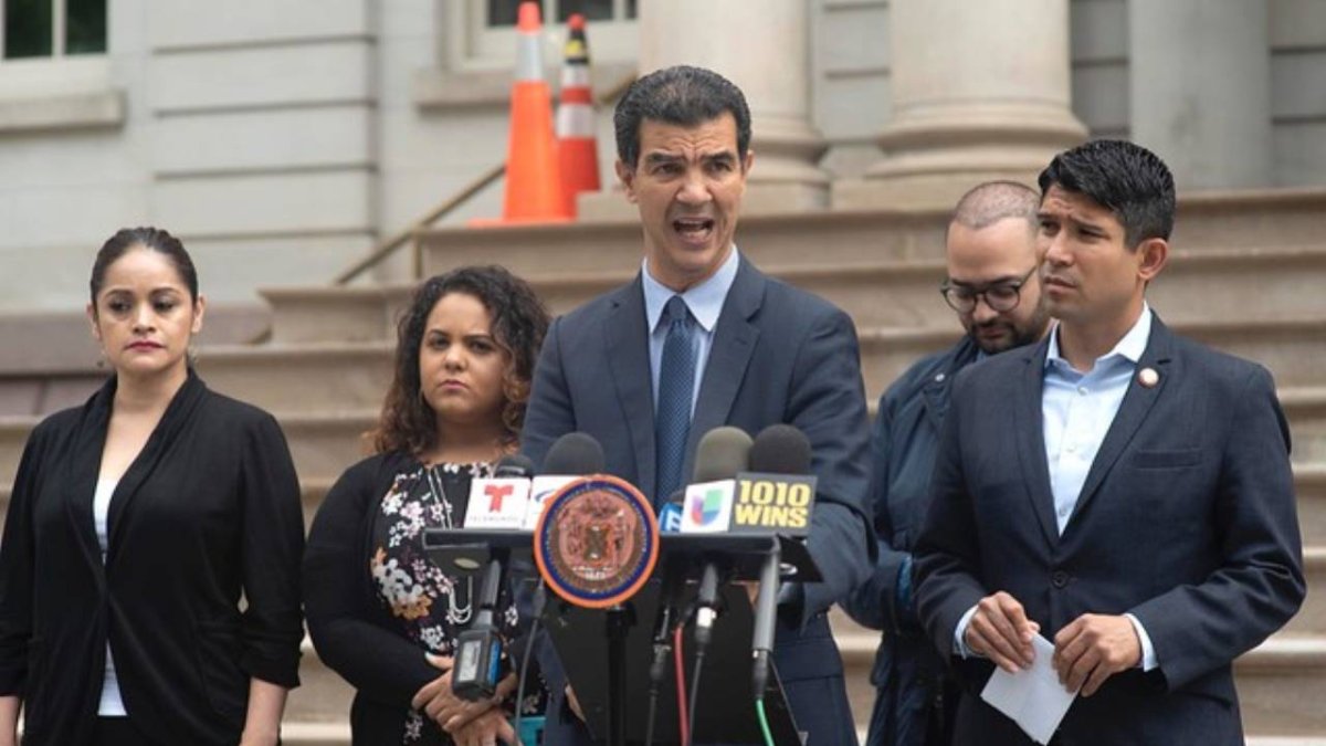 8B_El Mundo_18_4,p01