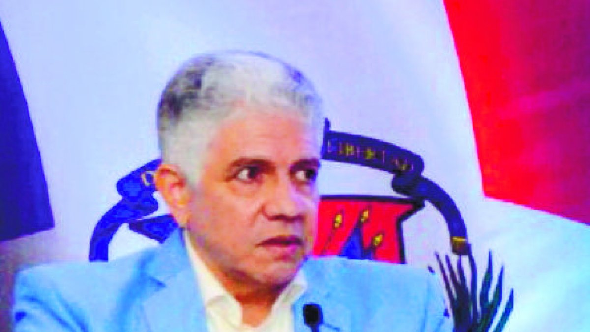 El Partido Dominicanos por el Cambio (DXC),proclamó a sus candidatos anivel presidencial, congresual y municipal, además aprobó acuerdosde alianzas con varias organizaciones políticas opositorasde cara a las elecciones venideras, en el marco de su Quinta AsambleaNacional Extraordinaria, celebrada en un hotel de esta capital.
Alpronunciar el discurso central del acto, el cual contó con lapresencia de representantes de la Junta Central Electoral, el líderde esa organización, Eduardo Estrella, instó a los candidatos deesa organización a trabajar sin descanso para producir los cambiosque necesita la sociedad dominicana.  Hoy/Fuente Externa 29/10/19