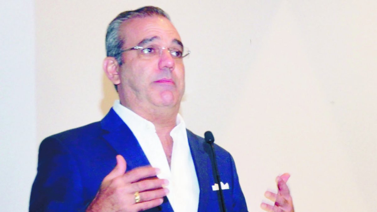 El pais.La Confederación Dominicana de Micro, Pequeñas y Medianas Empresa de la Construció, envitaron a un Desayuno empresarial en Hotel Catalonia con el Lic.Luis Abinader Corona, precandidato a la presidencia del PRM,Hoy/Pablo Matos  18-09-2019