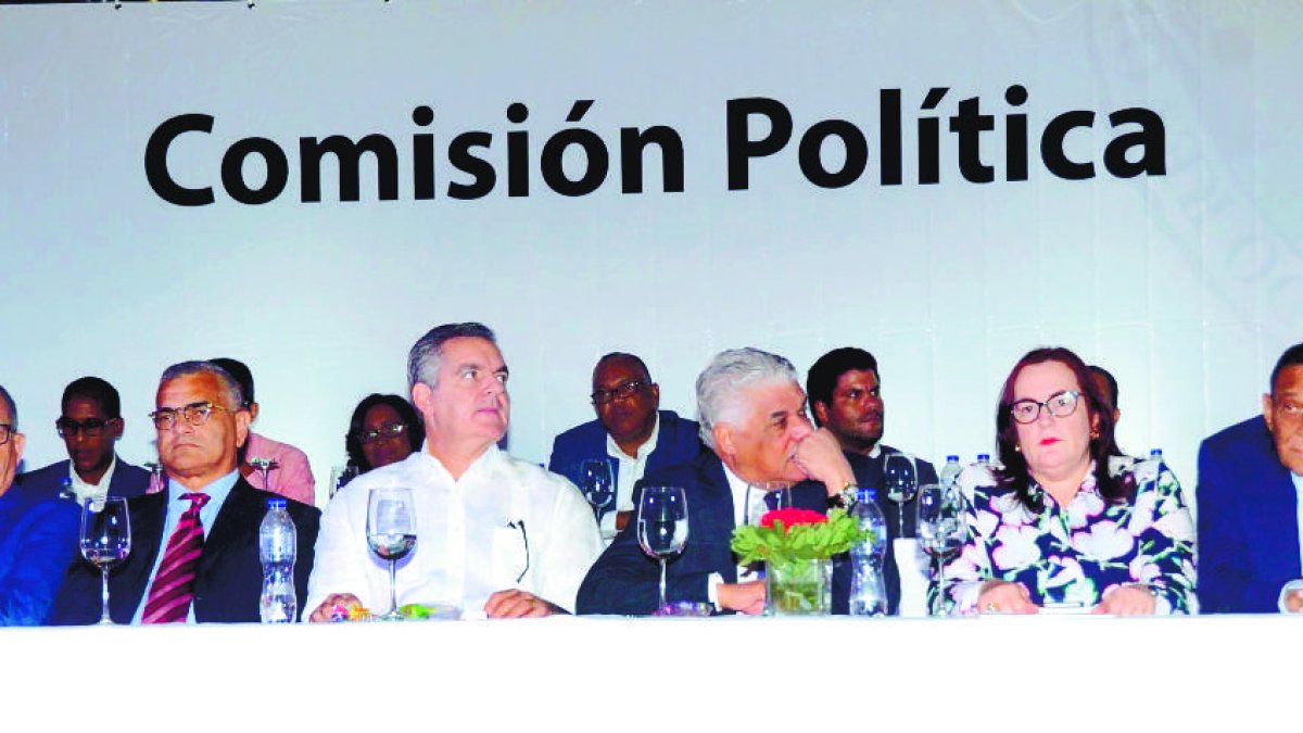 Comision politica del Partido Revolucionario Dominicano PRD en las inmediaciones del Hotel Embajador.
11-10-2019 HOY/ Ariel Gomez