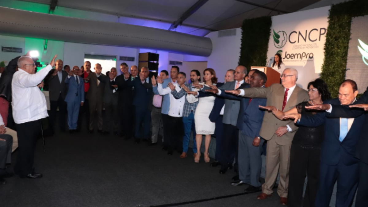 Juramentan directiva