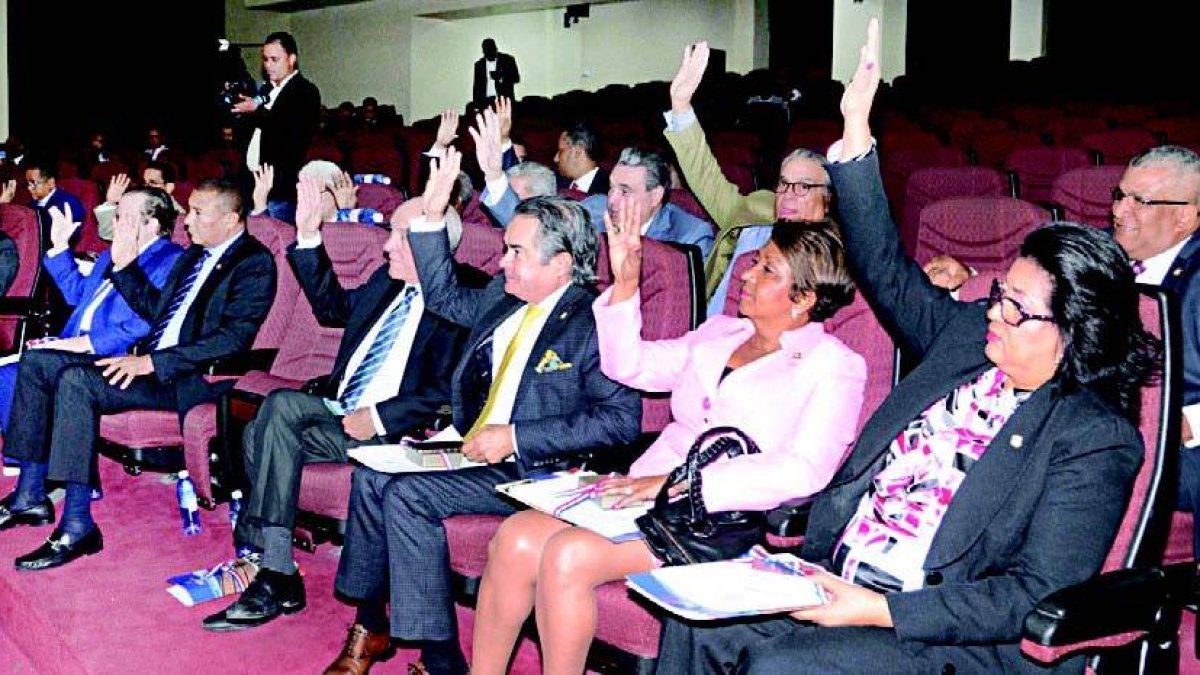 El Senado aprueba en primera lectura proyecto Ley Aduanas