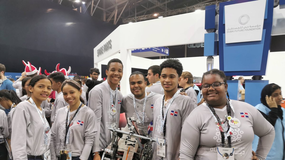 Estudiantes dominicanos ganan medalla de bronce en la Competencia ...