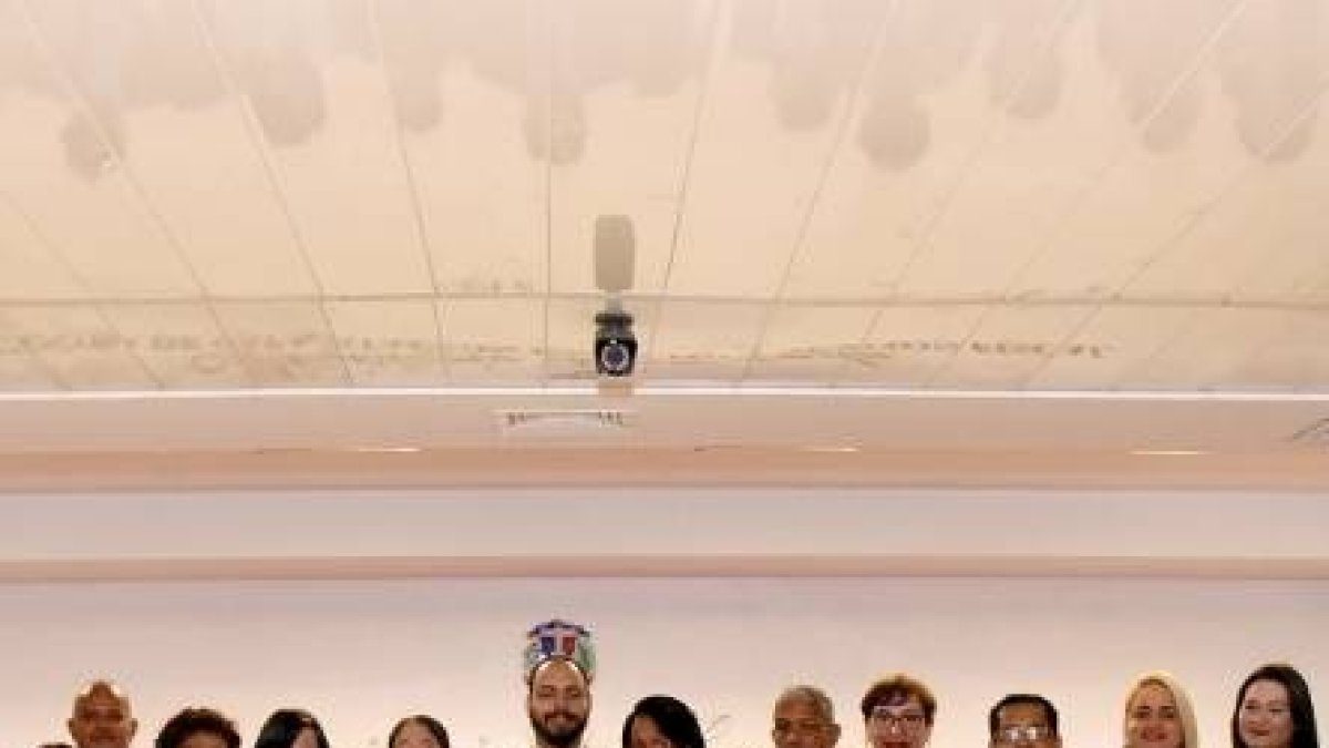 4D_Economía_14_1,p01~(1)