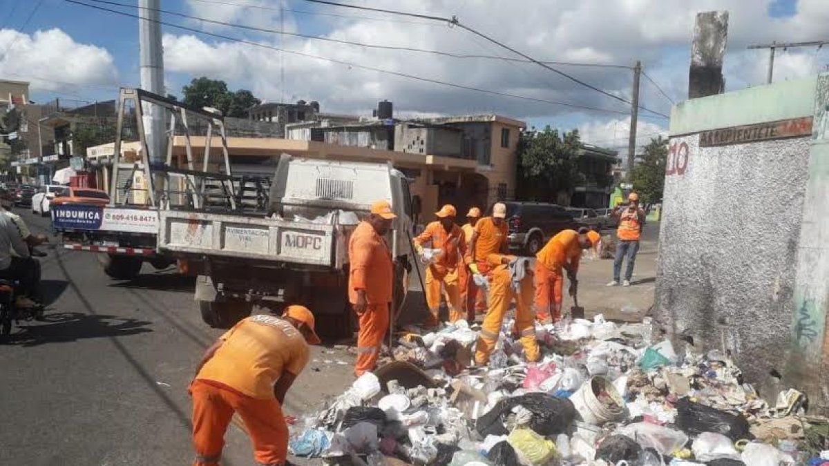 Retiran más de 700 toneladas de basura en Santo Domingo Este