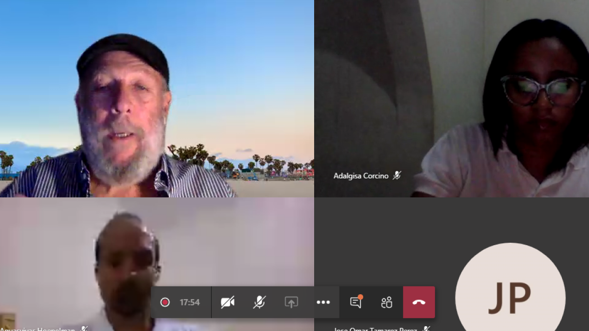 Freddy Ginebra durante la exposición del tema