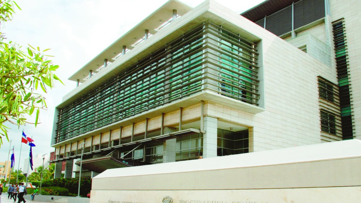 Fachada frontal de la Suprema Corte de Justicia, Procuraduria General de la Republica, Centro de Los Héroes, La Feria, Santo Domingo, Districto Nacional.   El Nacional/ Archivo. 5-6-08.    Juan Faña.