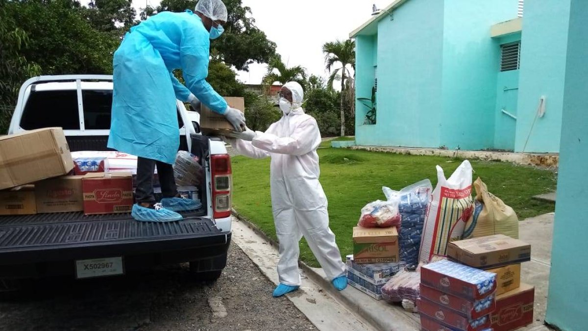 CONAPE entregó alimentos y medicamentos a centros geriátricos.