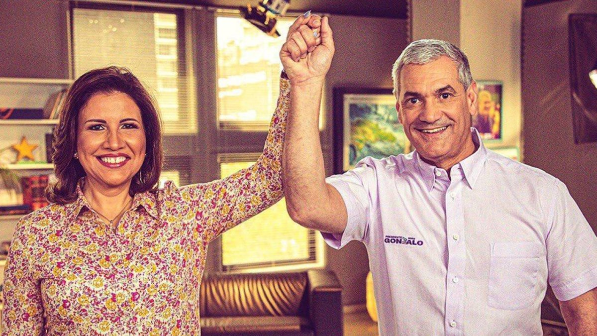 Gonzalo Castillo y Margarita Cedeño, candidatos presidencial y vicepresidencial del Partido de la Liberación Dominicana (PLD), llevan la delantera para las elecciones del 5 dejulio con un 40.8%, frente a Luis Abinader y Raquel Peña por el Partido Revolucionario Moderno (PRM), con un 38.3%, para una ventaja de un 2.5%.  Hoy/Fuente Extrna3/05/20