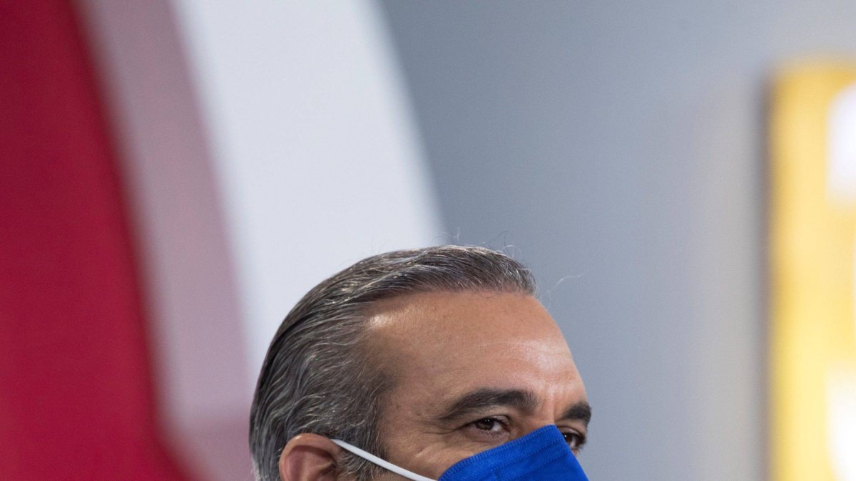 El presidente electo, Luis Abinader, durante la ceremonia de entrega del certificado de elección en la Junta Central Electoral. EFE