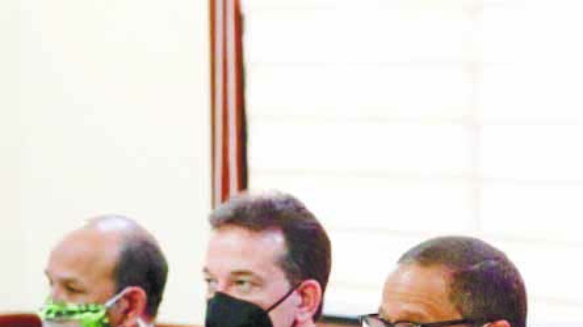 Diputados y funcionarios analizan propuestas de modificación a ley de competitividad e innovación industria. Hoy/Fuente Externa 23/09/20