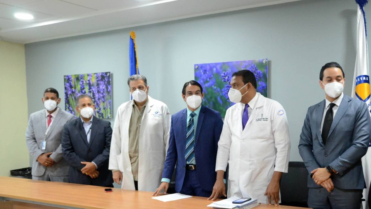 La Direccion del hospital Cabral y Baez en Santiago denuncia vicios de contruccion y detecta personas en nomina sin trabajar. Hoy/ Wilson Aracena