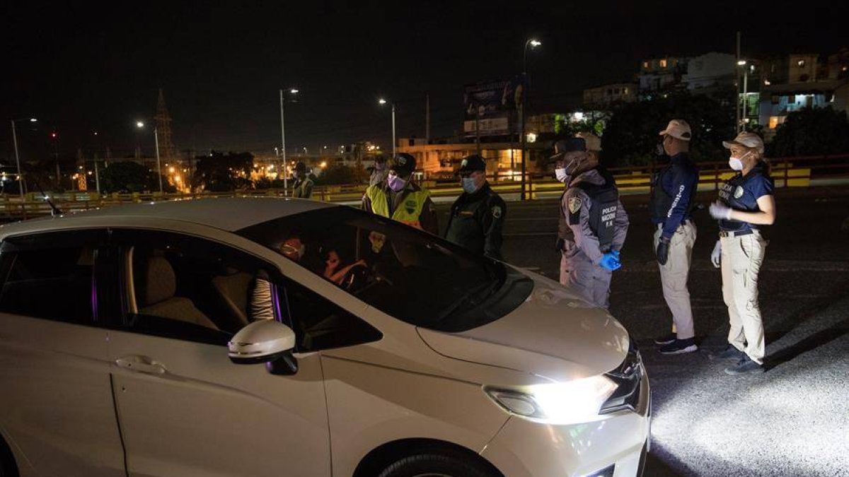 Toque de queda/Fuente externa