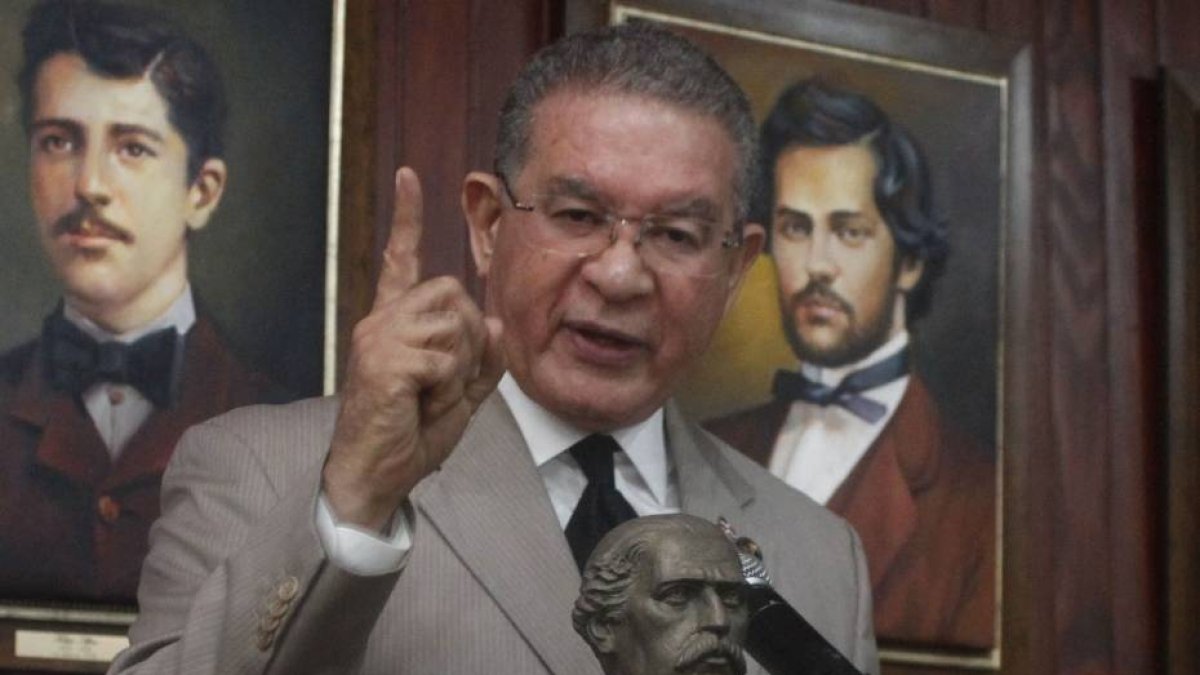 El instituto Duartiano Someterá a la justicia a Fernando Santo por violación a la ley 210-19 al proporcionar y atacar en las redes sociales de manera grosera y desconsiderada, a la figura y el honor del patricio Juan Duarte y Diez, en foto : DR Wilson Gomes Ramírez HOY Duany Nuñez 28-9-2020