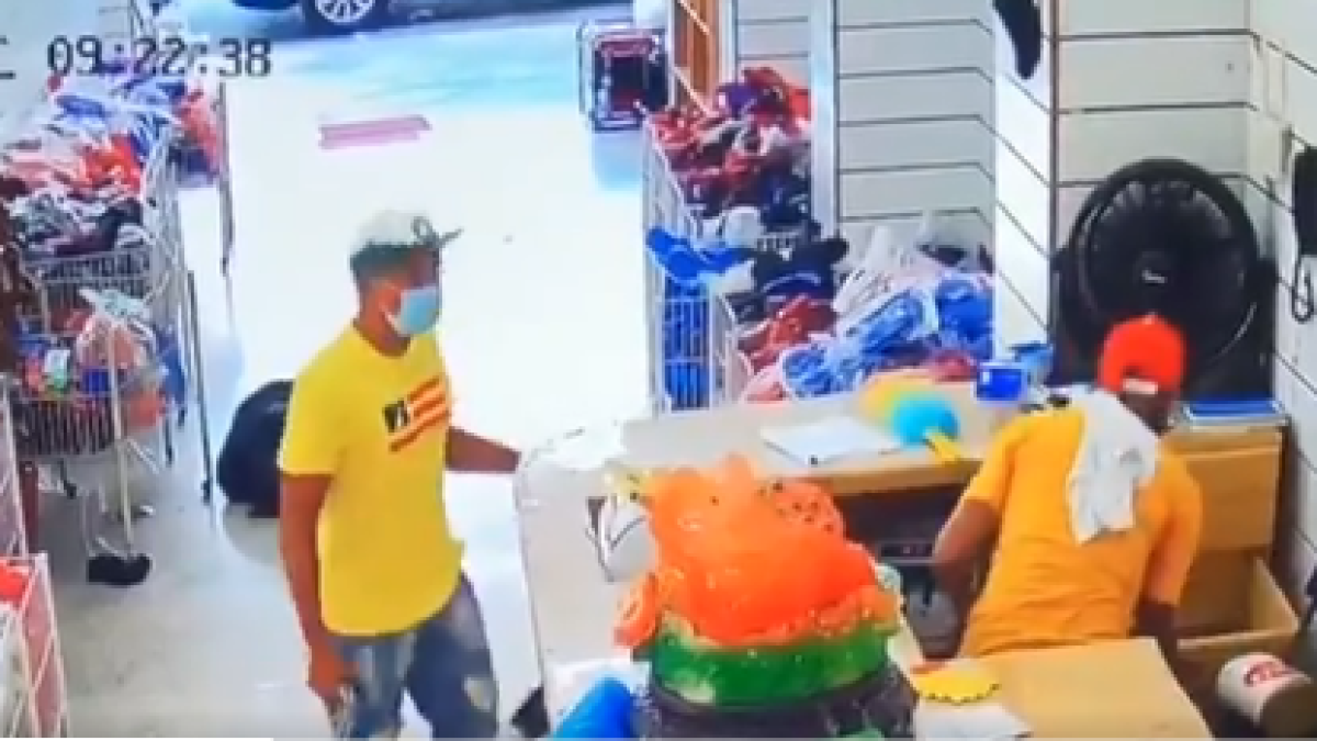 Asalto en tienda china en la avenida Duarte