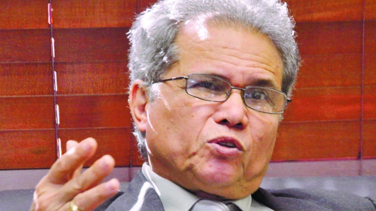 El pais.El presidente del Colegio Médico Dominicano (CMD), Waldo Ariel Suero entrevista.Hoy/Pablo Matos 7-11-2016