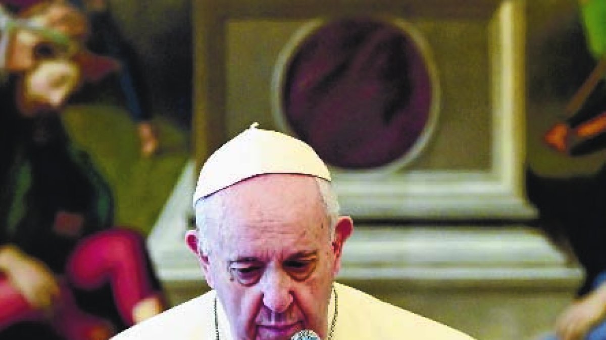 Vatican City (Vatican City State (holy See)), 27/01/2021.- A handout picture provided by the Vatican Media shows Pope Francis during his weekly general audience, Vatican City, 27 January 2021. (Papa) EFE/EPA/VATICAN MEDIA HANDOUT HANDOUT EDITORIAL USE ONLY/NO SALES