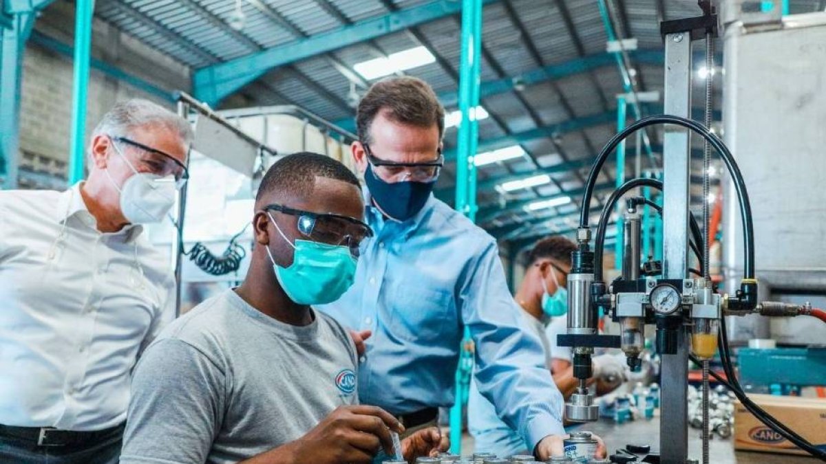 6C_Economía_26_2,p01