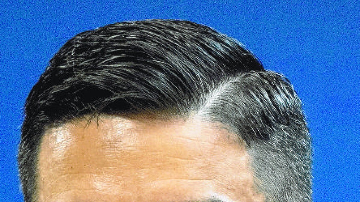 CHU01. MIAMI (ESTADOS UNIDOS), 11/01/2021.- Fotografía de archivo fechada el 8 de junio de 2020, al secretario interino de Seguridad Nacional, Chad F. Wolf, mientras habla durante una conferencia de prensa, en el Centro de Operaciones de Emergencia de Miami-Dade, en Miami, Florida (EEUU). Wolf se convirtió este lunes en el tercer miembro del gabinete de Donald Trump en renunciar tras el asalto al Capitolio, aunque no aclaró si su decisión de dimitir está relacionada con ese incidente. La renuncia de Wolf, que anunció su decisión en una carta, llega además un día antes de que Trump visite la frontera con México para inspeccionar los avances en el muro antes de abandonar la semana que viene el poder. EFE/ Cristobal Herrera ARCHIVO