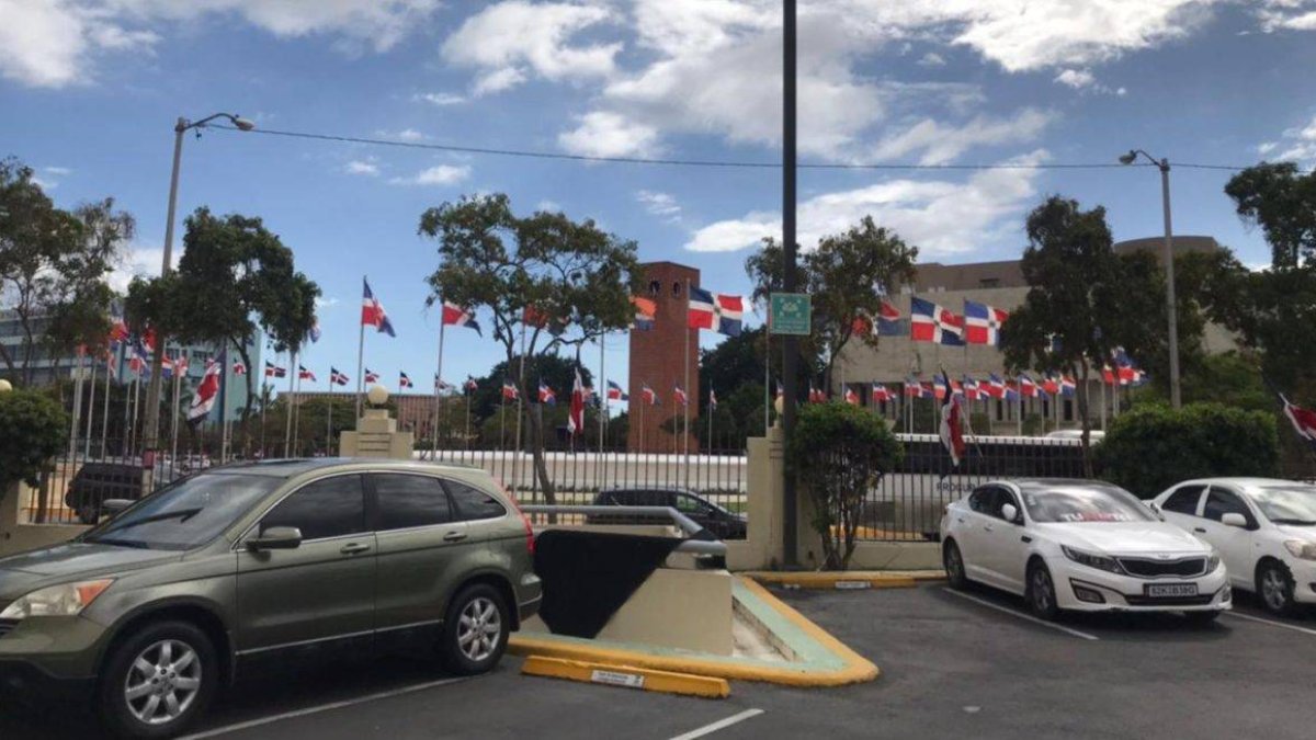 Airededor de la Camara de Diputados. Hoy/Fuente Externa 23/02/21