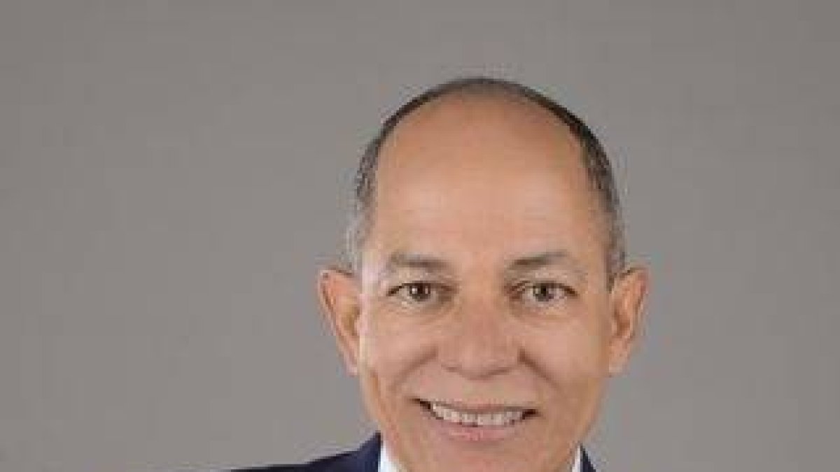 El exdiputado del Partido Reformista Social Cristiano (PRSC), Emigdio Mercedes, consideró que el Gabinete de Salud está haciendo que el presidente Luis Abinader cometa improvisaciones con algunas medidas del toque de queda.