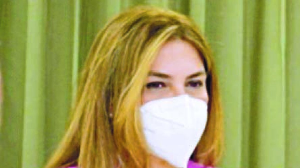 Carolina Mejia participo en el senado como expositora de la conferencia Juventud y Municipalidad.   Hoy/Fuente Externa 08/02/21