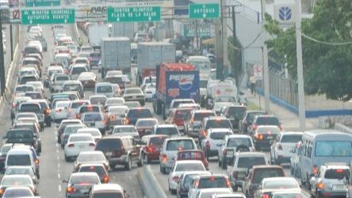 Caos en el transito es uno de los principales problemas.