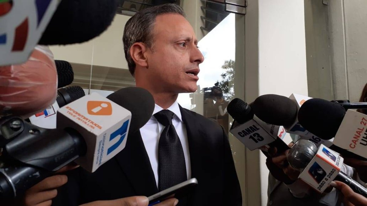 Jean Alain Rodríguez, ex procurador de la República, fue impedido de salir del país.