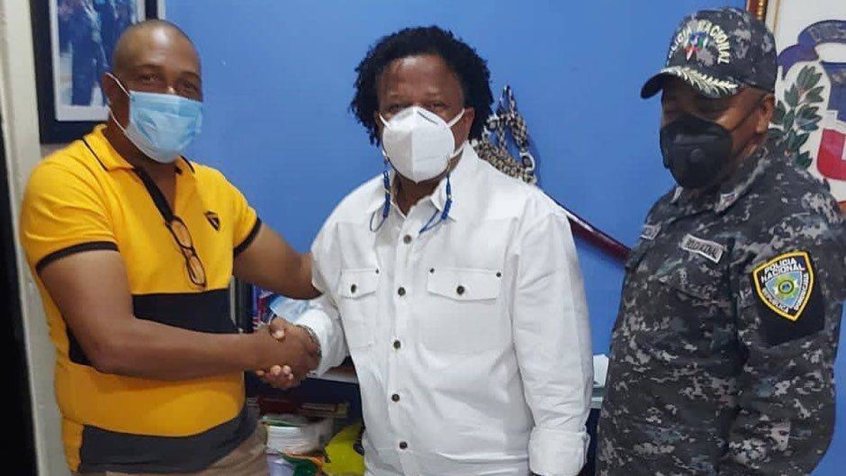 Aquiles Correa pide disculpas a agentes de la PN