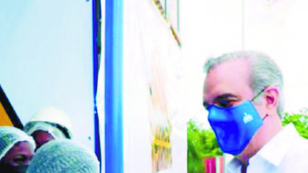 PEDRO BRAND.- El presidente Luis Abinader aseguró este martes que las iniciativas e inversiones empresariales generan oportunidades, y que la República Dominicana es, sin duda, un país para la esperanza, que avanza a paso seguro hacia su pleno desarrollo.
El mandatario habló al participar en el acto de inauguración de la expansión de la Planta Caribe y una nueva línea de papa de la empresa PepsiCo con una inversión privada de más de US$ 30 millones de dólares.  Hoy/Fuente Externa 29/06/21