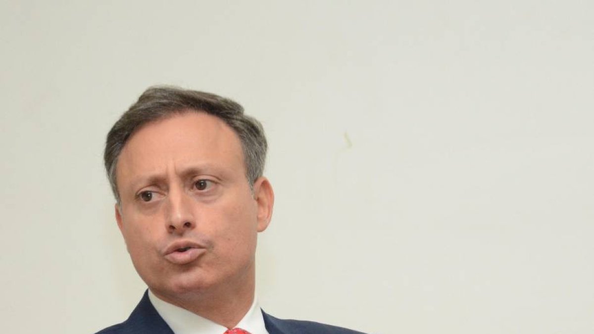 Se recuerda que el exprocurador, como miembro del CNM de entonces, participó en la entrevista a la que ahora se desempeña como procuradora general de la República, Miriam Germán Brito, y cuestionó su ética, a lo que Germán Brito respondió que “si esto fuera de doble vía, hablaríamos de usted”.