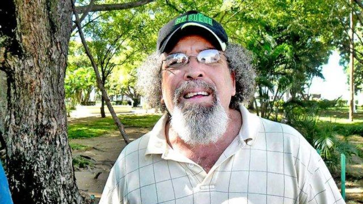 b861a6d7-el-padre-rogelio-640×384