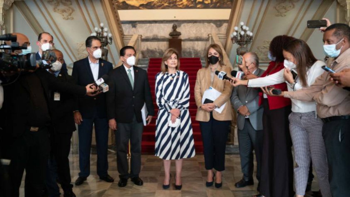 Vicepresidenta de la República, Raquel Peña, anuncia tercera dosis de vacuna.