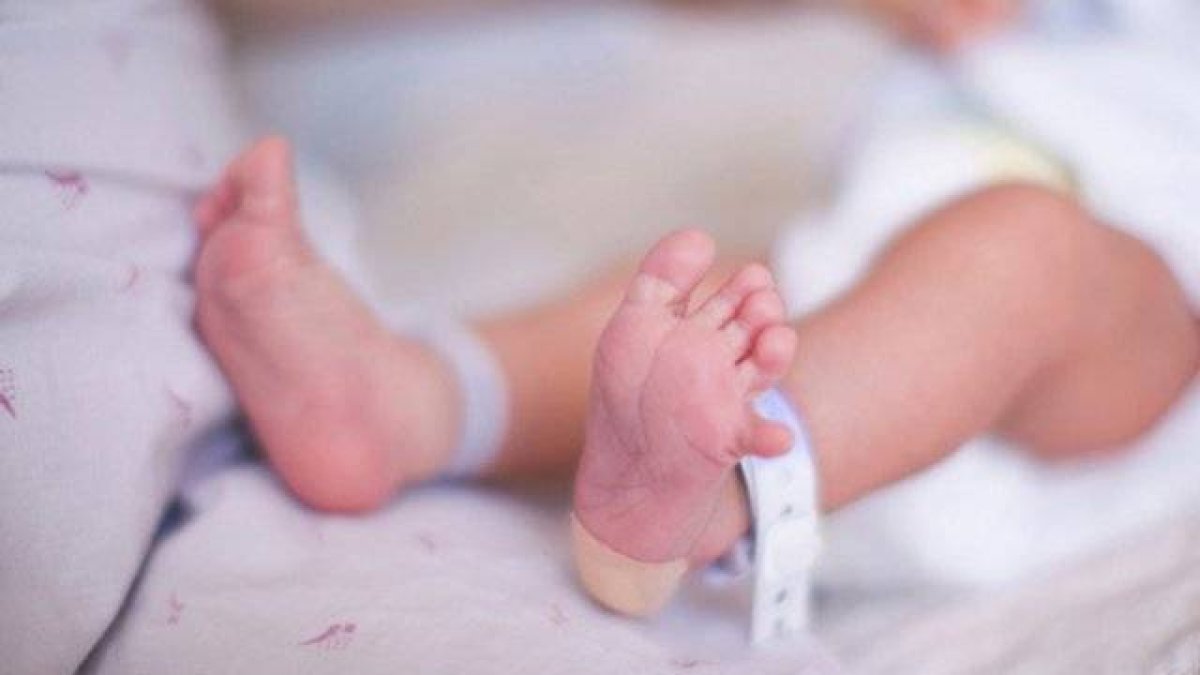 Imagen de referencia sobre los primeros bebés del 2022.