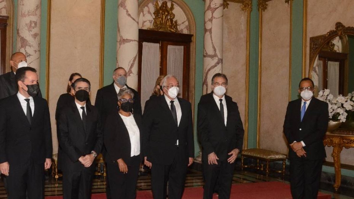 El Pais/ El Presidente Luis Abinader Corona ,Juramenta alos nuevos Jueces del TSE por un periodo de 4años en esa alta corte Hoy/Jose Francisco ,29-7-2021