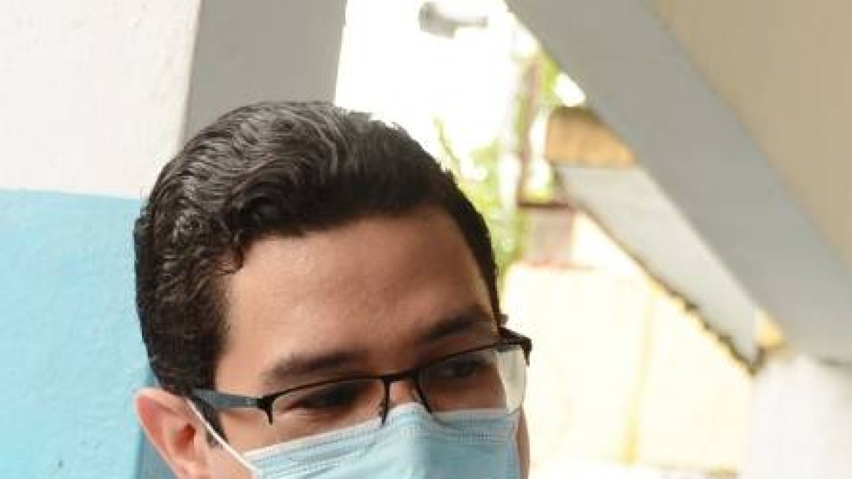 El Ministerio de Salud Pública inició este lunes la prueba piloto de rastreo de contactos en Guachapita, con la finalidad de detectar y prevenir contagios de COVID-19. Hablo -Eladio R. Pérez. Antonio 
Fotógrafo Félix de la cruz 21/06/2021