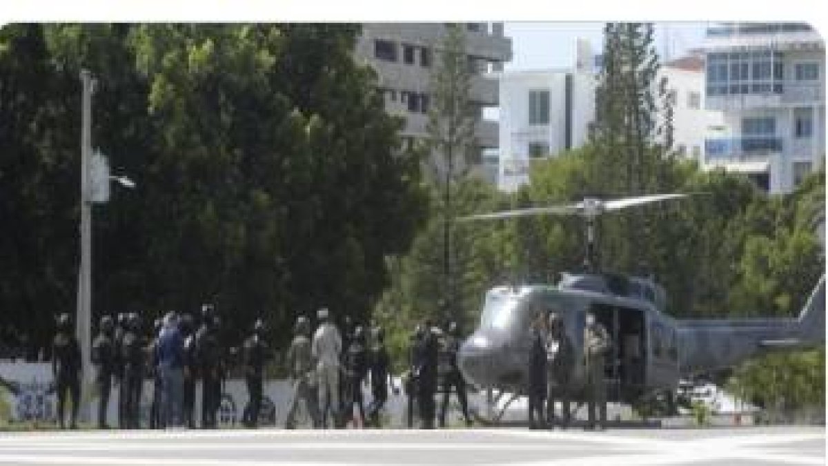 Esta mañana  varios helicópteros salieron desde el Ministerio de Defensa en República Dominicana hacia la frontera con Haití como parte de las acciones militares que desplega el país tras el asesinato esta madrugada del presidente haitiano Jovenel Moise.