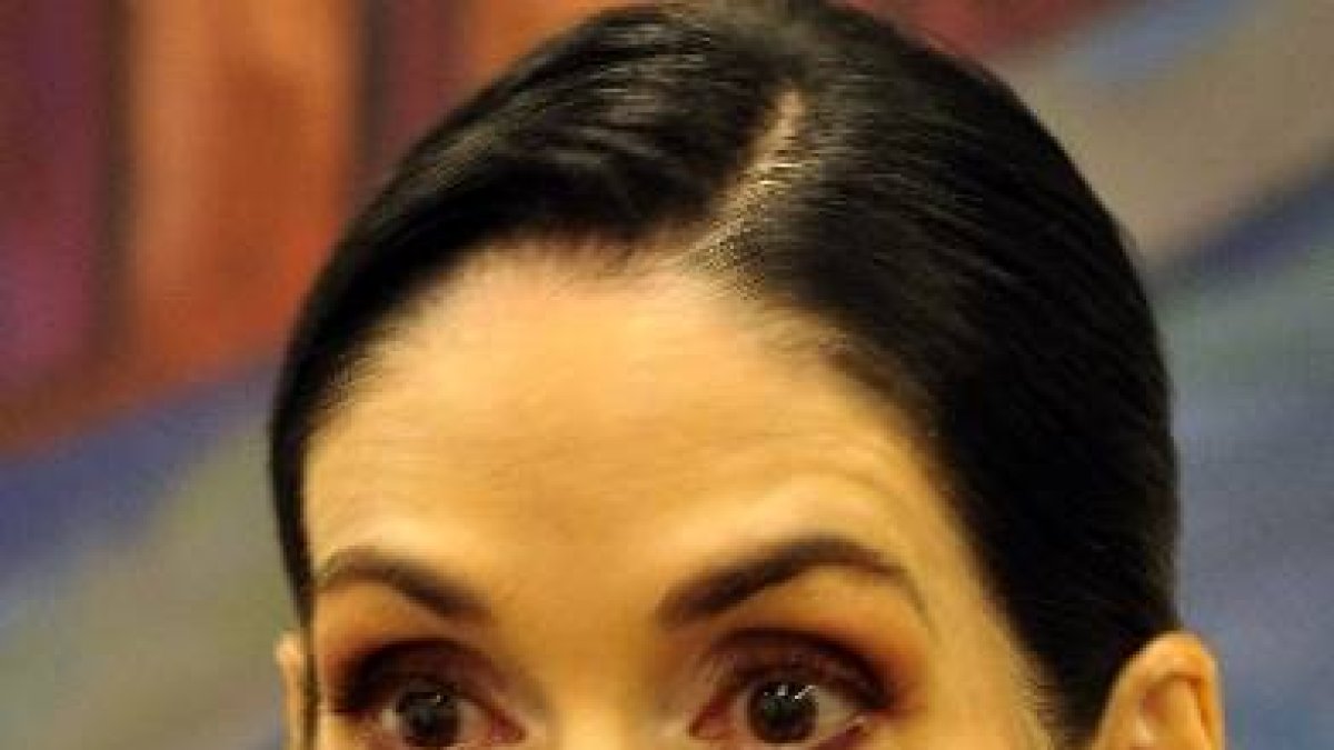 El pais.La primera dama de la República, Raquel Arbaje, junto a los doctores, Mario Lama, Santiago Hazim.Hoy/Pablo Matos   1-10-2021