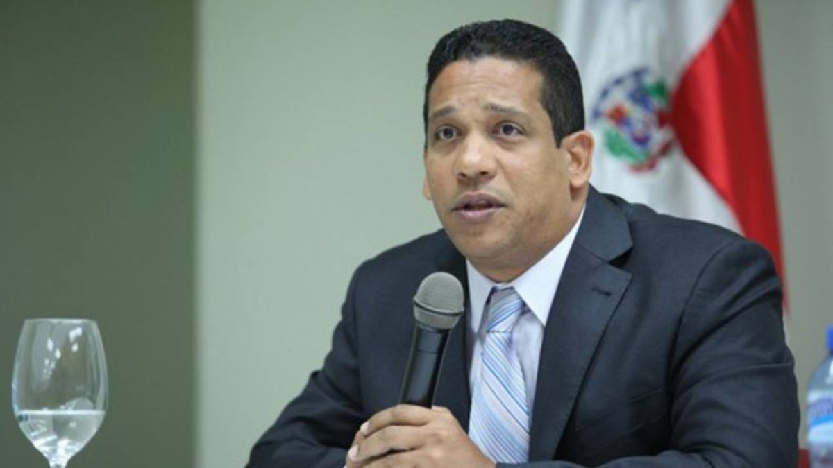 Carlos Pimentel, director de Contrataciones Públicas.