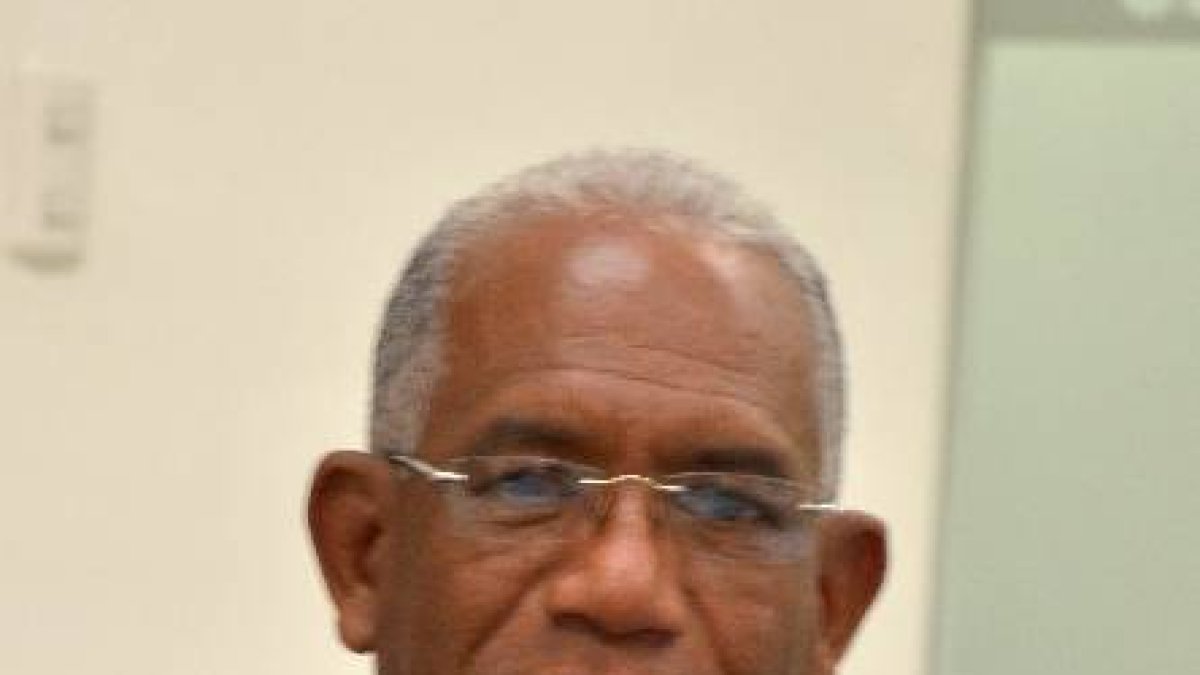 Encuentro Económico Semanal del Periódico Hoy, con el Economista Nelson Suarez, con los periodistas Mario Méndez editor económico, Amarilis Castro y Ubaldo Guzmán. Hoy/ Napoleón Marte 05/09/2017