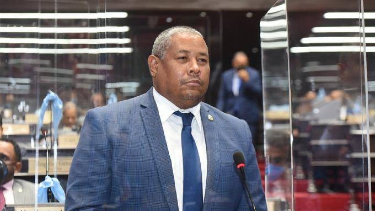 quien-es-el-diputado-hector-dario-feliz-feliz-el-que-transportaba-a-vinculado-de-operacion-falcon-segun-yeni-berenice