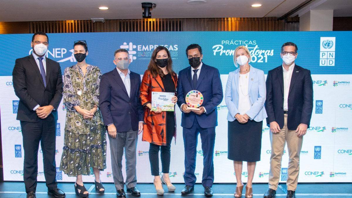 Ron Barceló es reconocido en prácticas prometedoras 2021