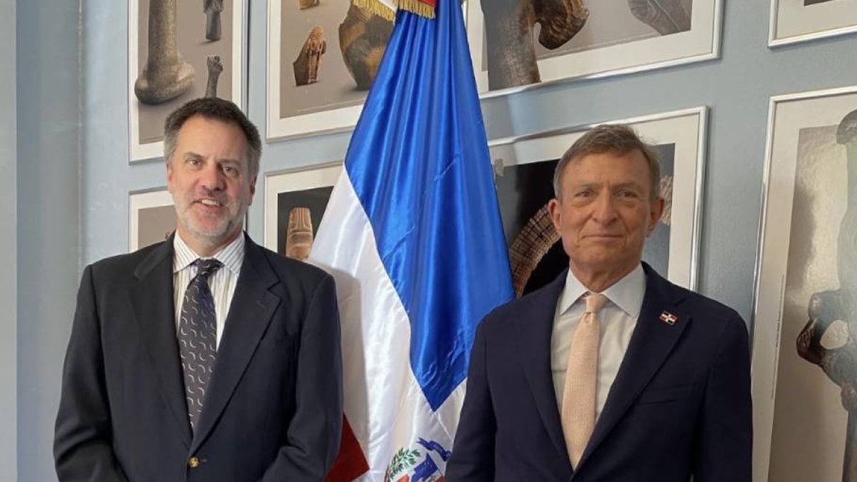 El canciller Roberto Álvarez y David Cloe, subsecretario adjunto para el Hemisferio Occidental del Departamento de Seguridad Interna.