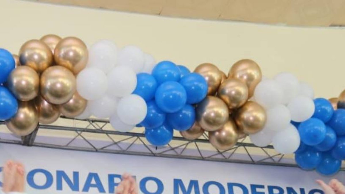 La alcaldesa de San Juan de la Maguana, Hanoi Sánchez, expresó su alegría al ser juramentada junto a su equipo político en el Partido Revolucionario Moderno (PRM) tras abandonar la Fuerza del Pueblo.Fuente Externa/21/11/2021