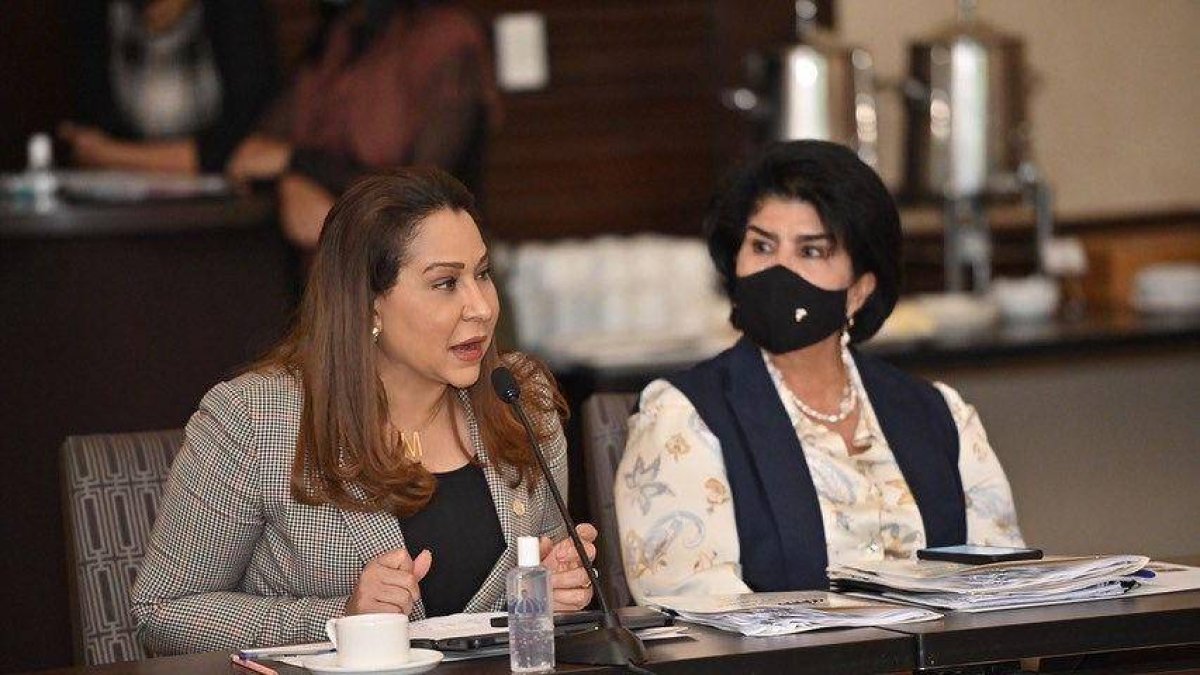 Se reconocerá la trayectoria de grandes mujeres en las categorías de
Periodista, Laboral, Educación, Religiosa, Militar, entre otras.